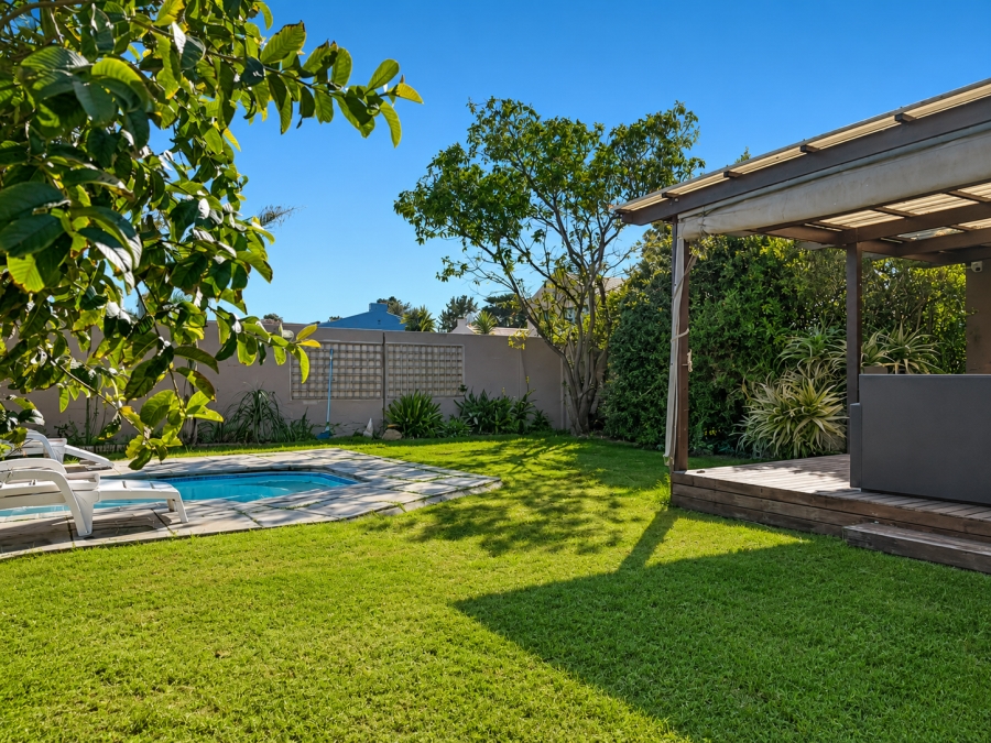 To Let 4 Bedroom Property for Rent in Edgemead Western Cape